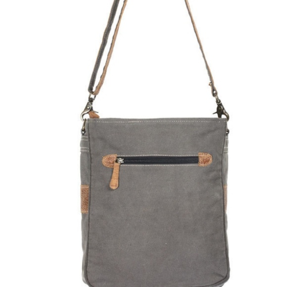 ** Sold in store ** - Picture 4 of 4